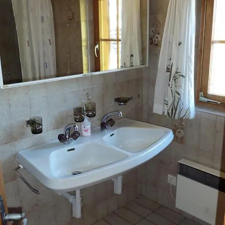 Stutz Hausteil Links Holiday home
